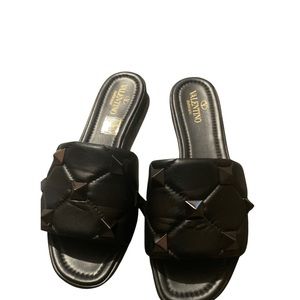 Valentino Sandals. Size 39 Roman Stud 5mm Flat Slide Sandals